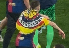 Fermín boicotea la cruzada de Laporta contra los Boixos Nois y luce su bandera en la celebración de la Copa