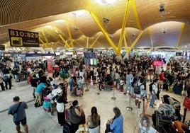 Europa debate elevar hasta 12 horas el tiempo de retraso por el que las aerolíneas deben indemnizar al pasajero
