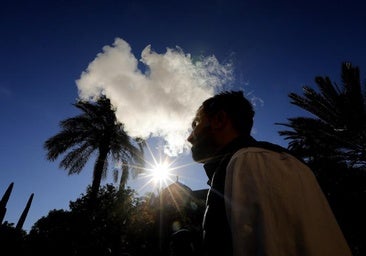 La Justicia avala el uso de vapeadores en las playas de Barcelona