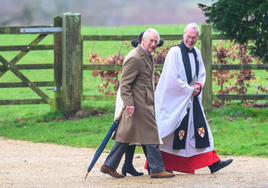 El Rey Carlos III se sentará aparte de la Familia Real durante el servicio de Pascua para proteger su salud