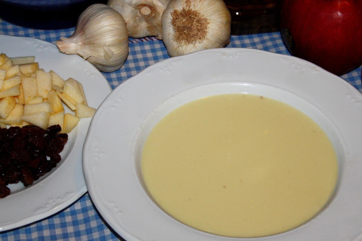Gaspacho de piñones