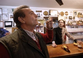 Un cliente de la taberna Fuenseca