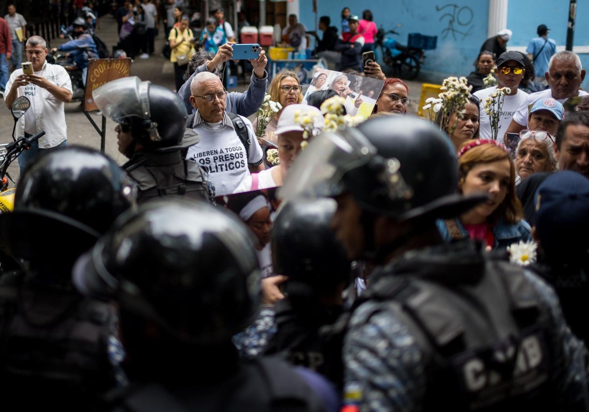 Militares y policías impidieron la llegada de manifestantes al Palacio de Miraflores, en el centro de Caracas