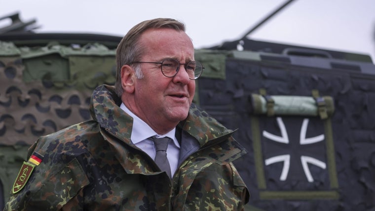 El ministro de Defensa alemán, Pistorius, visita la escuela de artillería en Idar-Oberstein.