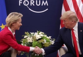 Von der Leyen afirma que la Unión Europea está «lista» para un acuerdo comercial con EE.UU.
