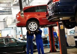Estos son los puestos de trabajo con mejores sueldos en el sector de la automoción