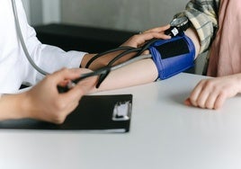 Reducir la tensión arterial también disminuye el riesgo de demencia
