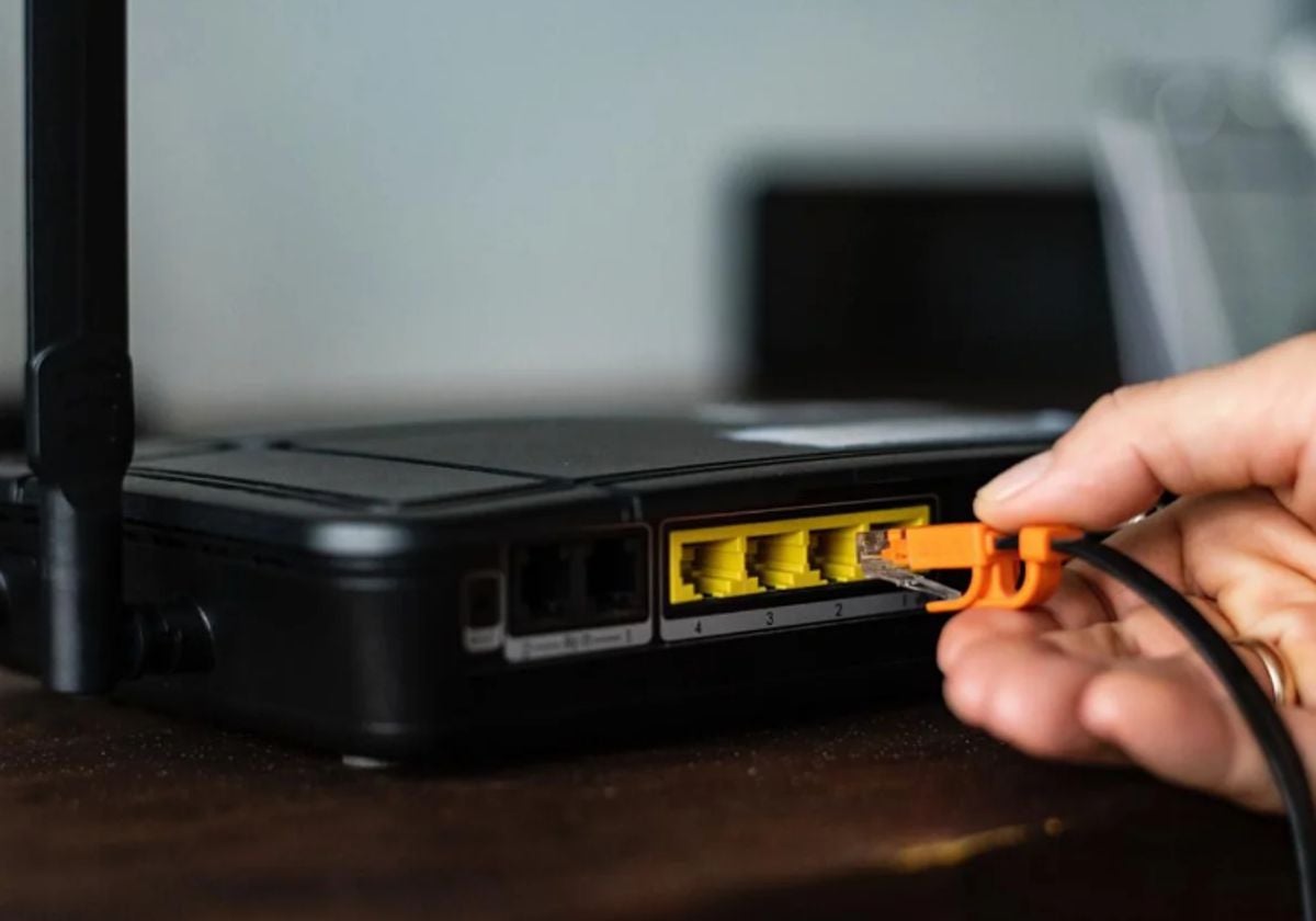 El truco para saber si alguien te está robando tu WiFi y evitar que siga conectado