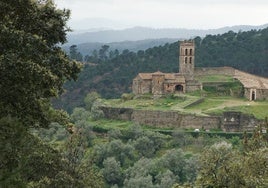 El pueblo con mezquita, castillo y plaza de toros que es un conjunto monumental único en España
