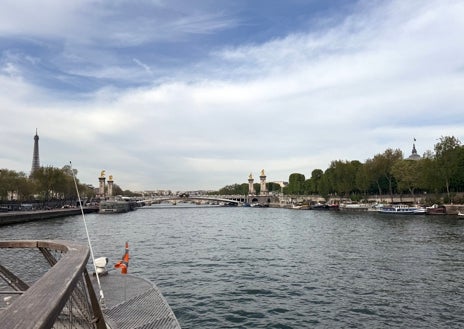 Imagen secundaria 1 - Vistas desde el barco que recorre el Sena