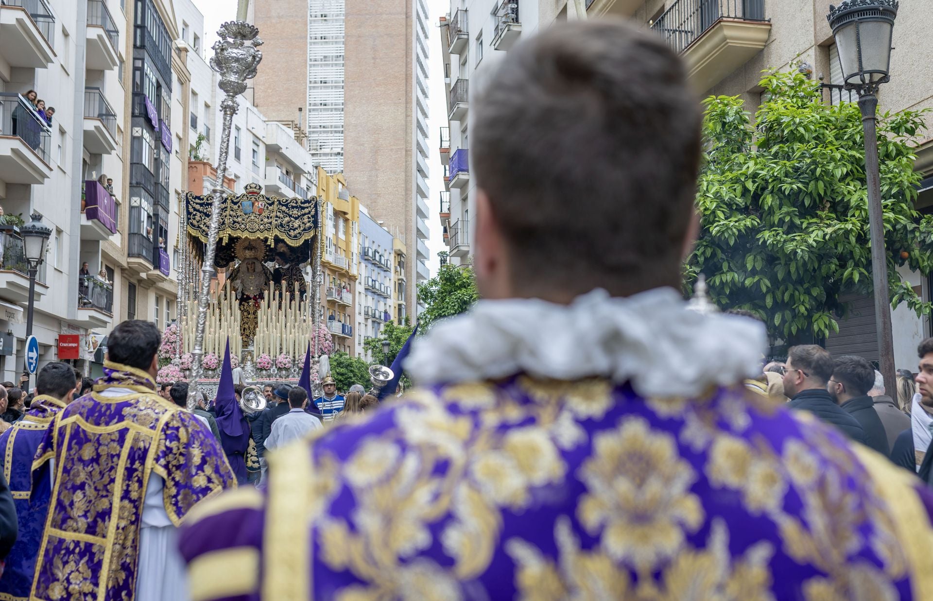 Madrugá de Huelva: Éxtasis de felicidad con el Nazareno y su Madre de la Amargura