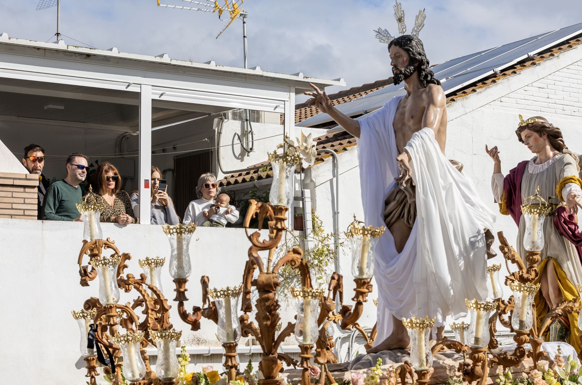 La procesión del Resucitado de Huelva, en imágenes