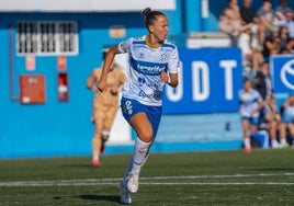 Cinta Rodríguez en un partido con el Tenerife