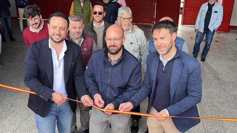 Momento en el que se inauguró la nueva Tribuna.