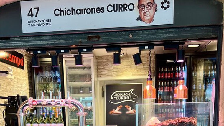 Fachada del puesto de Chicharrones Curro