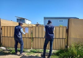Paralizada la construcción de una urbanización ilegal en un suelo rústico junto a Marismas de Barbate